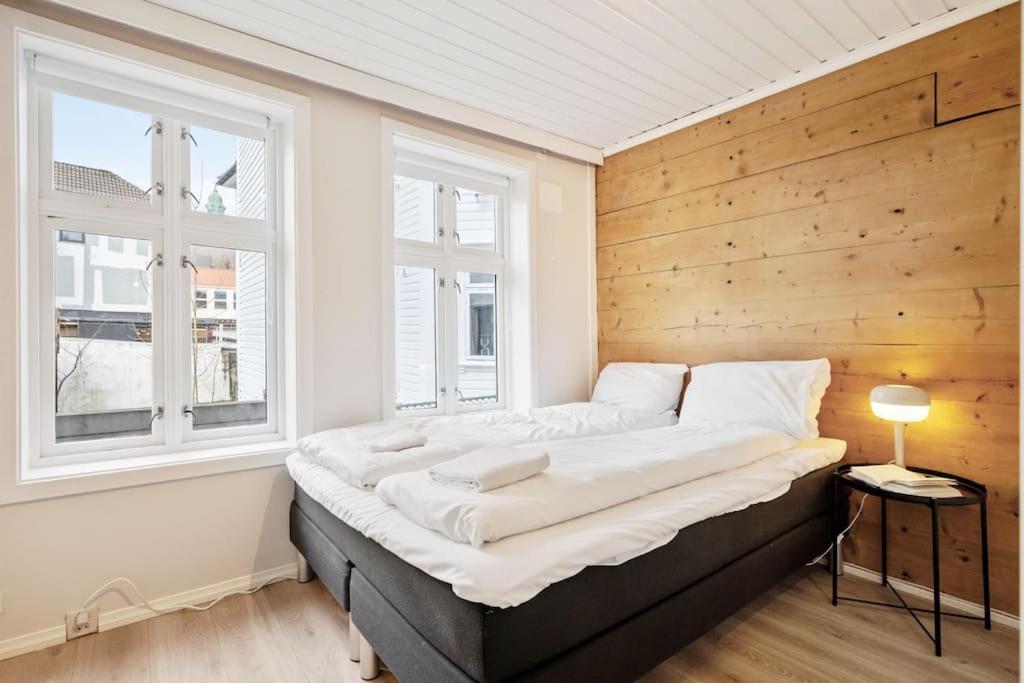 Central Apartment With Balcony, Self-Check In & Private Entrance 베르겐 외부 사진