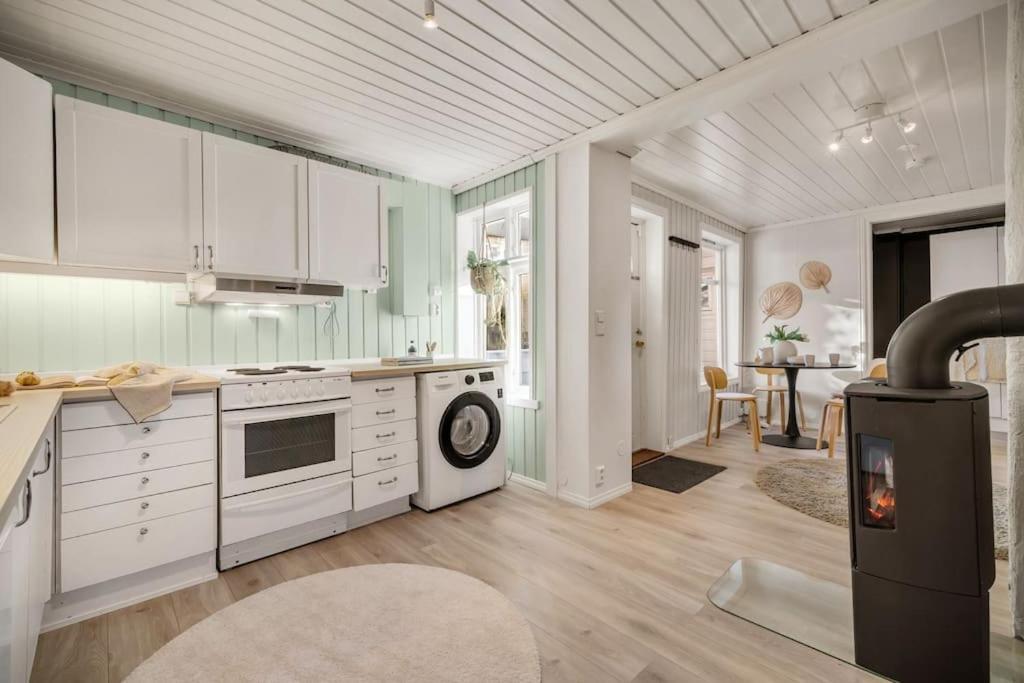 Central Apartment With Balcony, Self-Check In & Private Entrance 베르겐 외부 사진