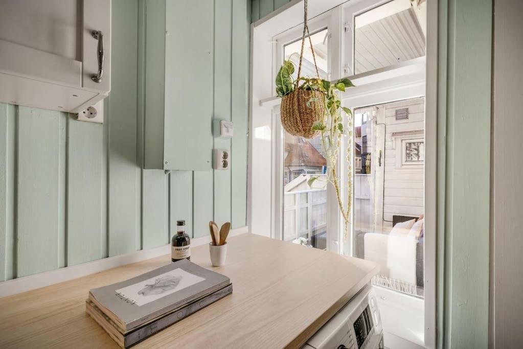 Central Apartment With Balcony, Self-Check In & Private Entrance 베르겐 외부 사진