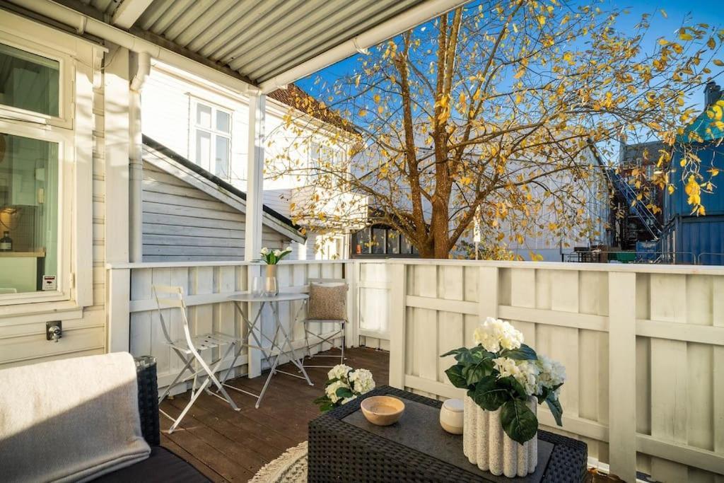 Central Apartment With Balcony, Self-Check In & Private Entrance 베르겐 외부 사진