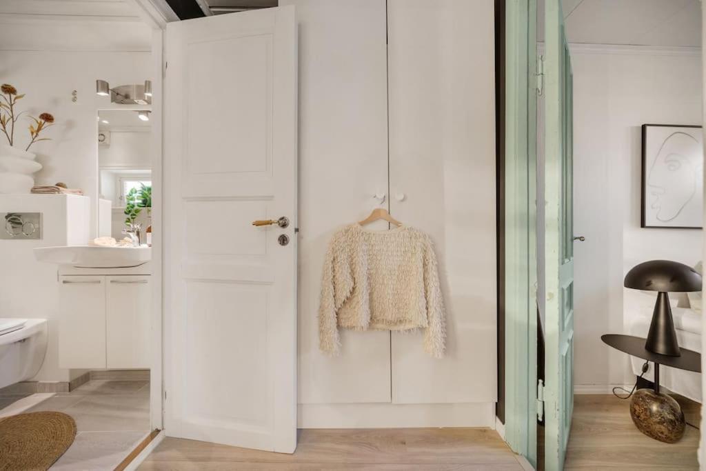 Central Apartment With Balcony, Self-Check In & Private Entrance 베르겐 외부 사진