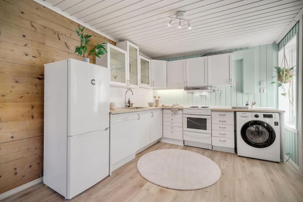 Central Apartment With Balcony, Self-Check In & Private Entrance 베르겐 외부 사진